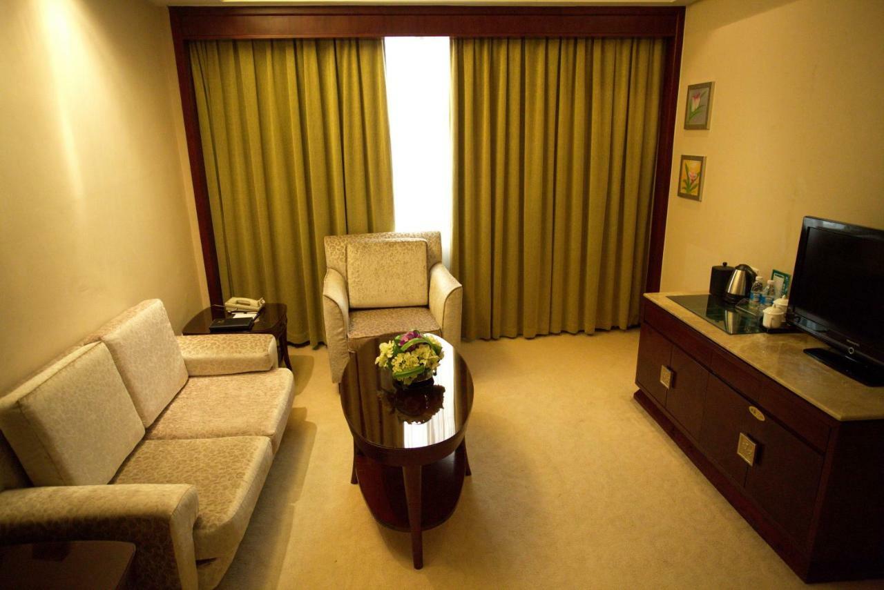Harbour Metropolis Hotel Foshan Esterno foto