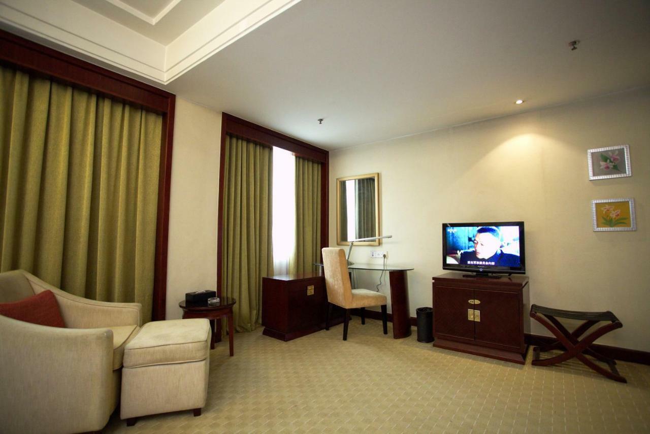 Harbour Metropolis Hotel Foshan Esterno foto