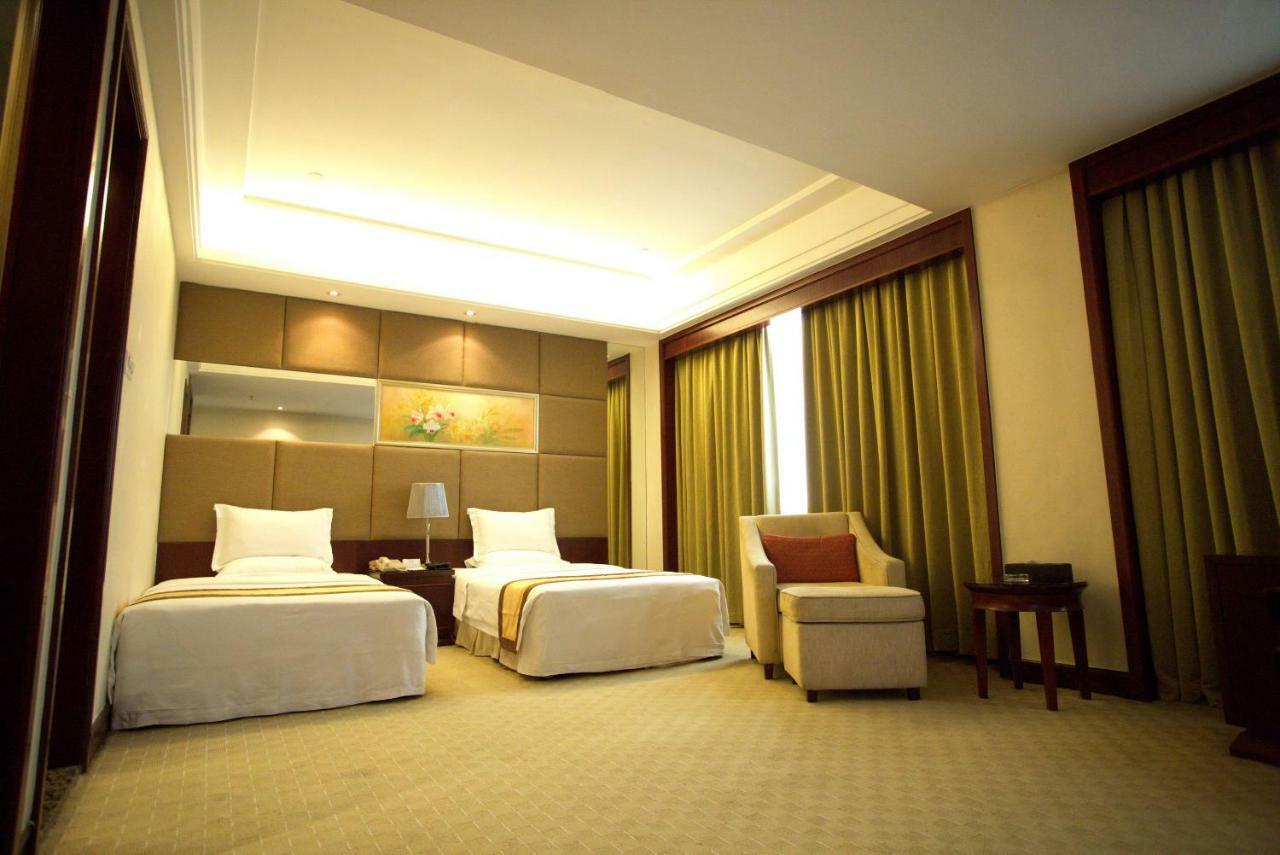 Harbour Metropolis Hotel Foshan Esterno foto