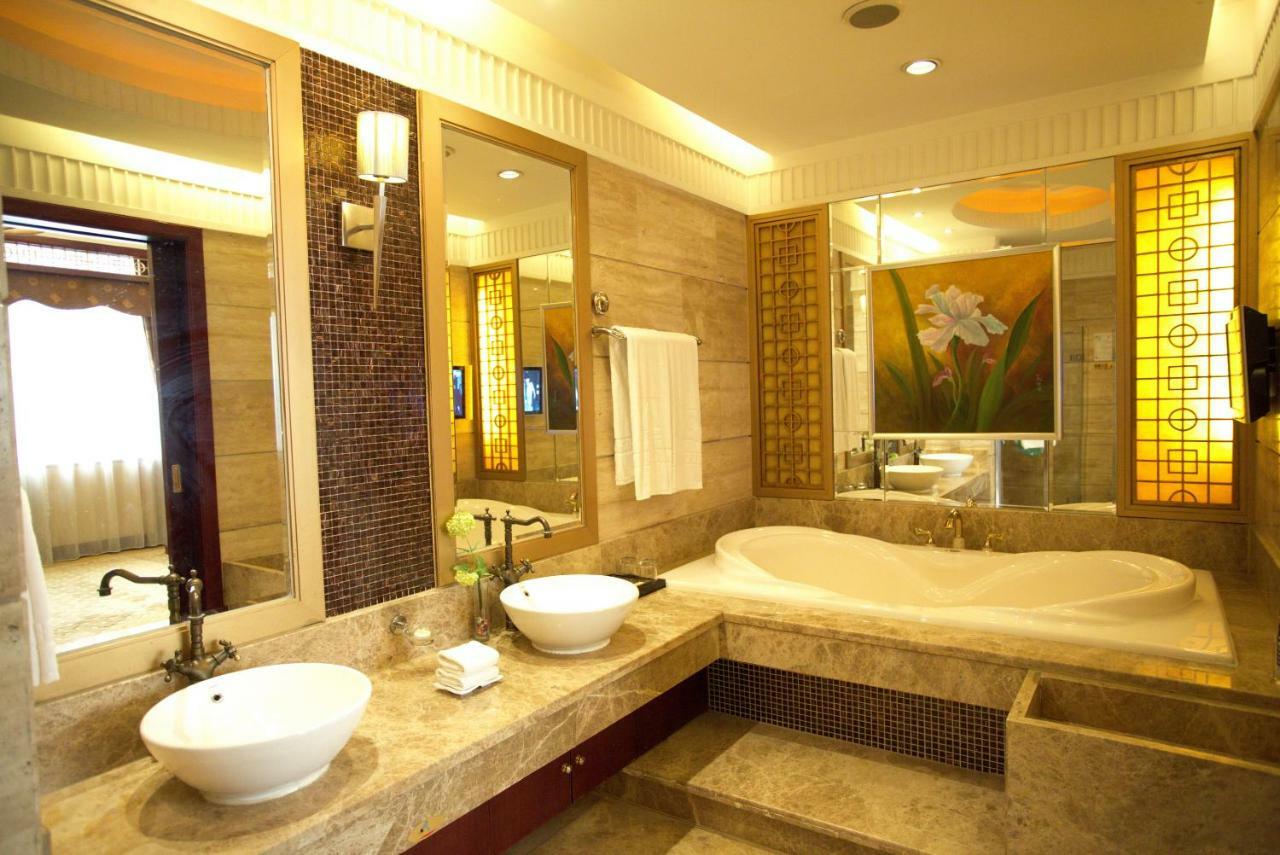 Harbour Metropolis Hotel Foshan Esterno foto